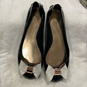 NWOT Ted Baker Julivia Flats black size 41